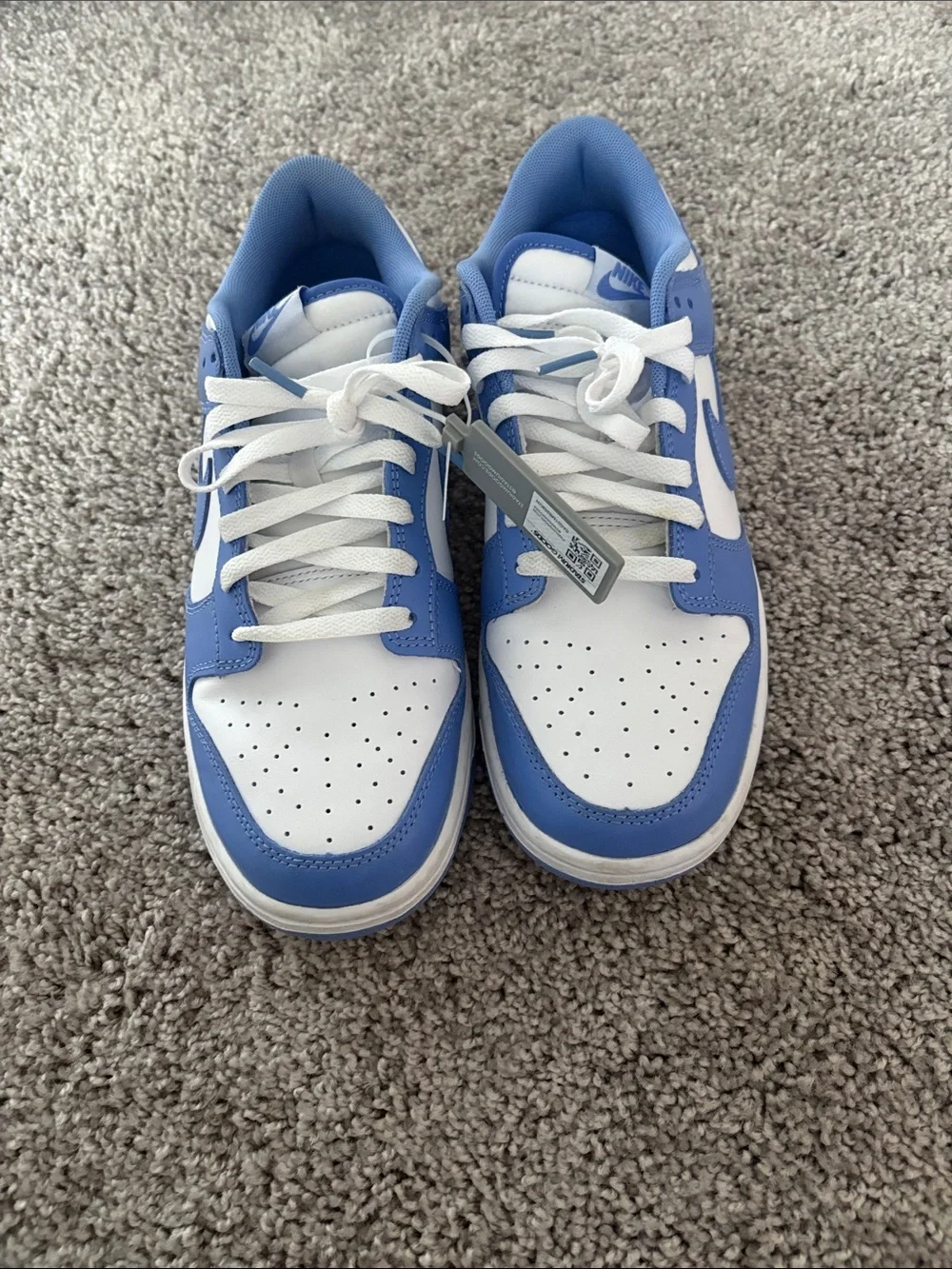 Nike Low-Top Sneakers in White and University Blue